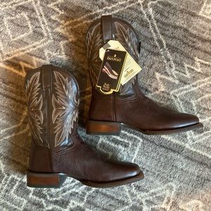 Brand new Size 10 Dan Post cowboy boots